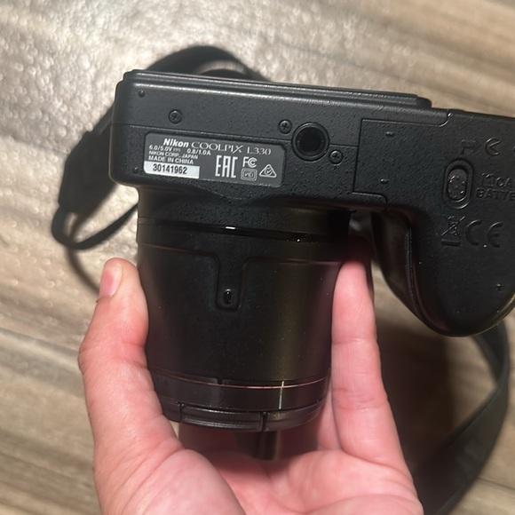 Nikon - Picture 3 of 4